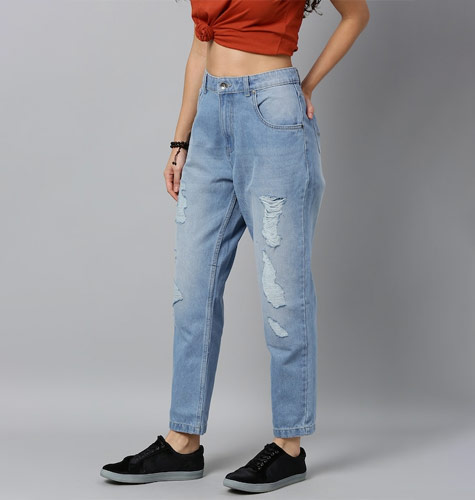 Women Blue Boyfriend Fit Mid-Rise Mildly Distressed Stretchable Jeans